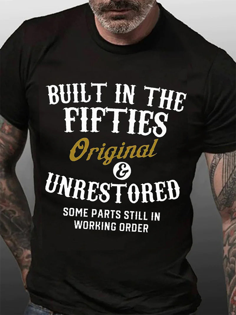 T-shirt avec slogan imprimé pour hommes construit dans les années 50