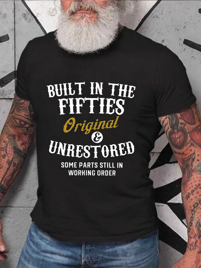 T-shirt avec slogan imprimé pour hommes construit dans les années 50