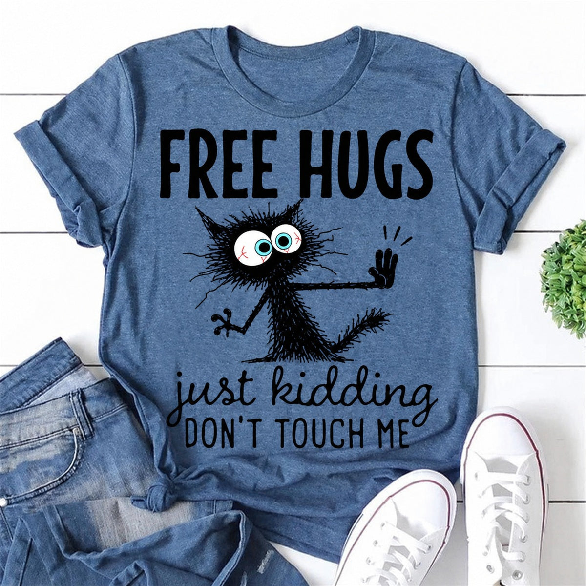 Free Hugs Cat Print Women Slogan T-Shirt