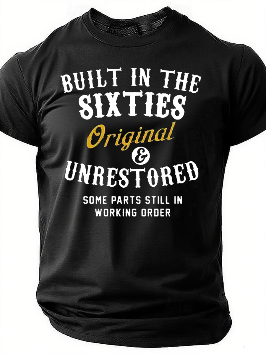 T-shirt avec slogan imprimé pour hommes construit dans les années 60 