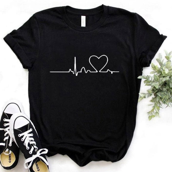 T-shirt imprimé ligne de coeur 