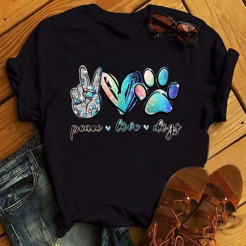 T-shirt à la mode avec pattes de chien, amour et paix 
